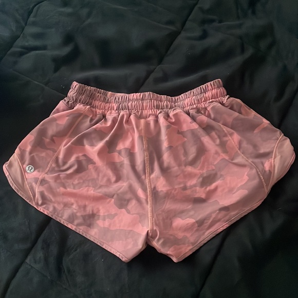 Hotty hot shorts size 6 2.5’ - Picture 2 of 2